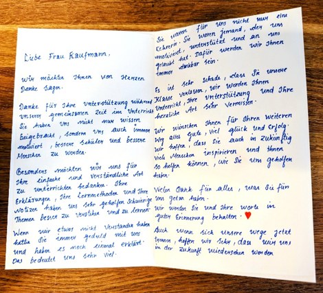 Handgeschriebene Abschiedskarte eines Pflege-Jahrgangs an Anna Maria Kaufmann, mit Dank für verständliches Unterrichten, Geduld und Motivation